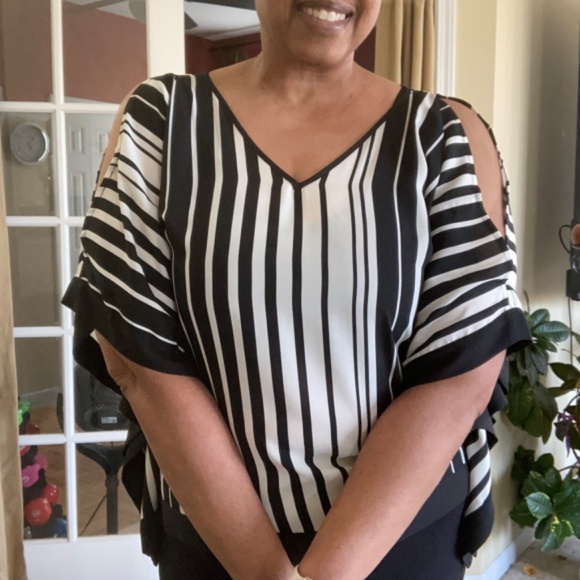 BCX Black & White Stripe Chiffon Cold Shoulder Poncho Top - Picture 4 of 14